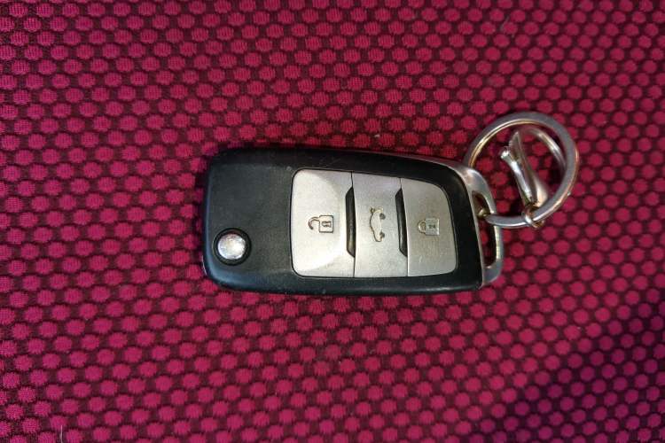 Used CHANGAN OSHAN COS1 2020 1.5T Manual Fashion Edition 7-Seater