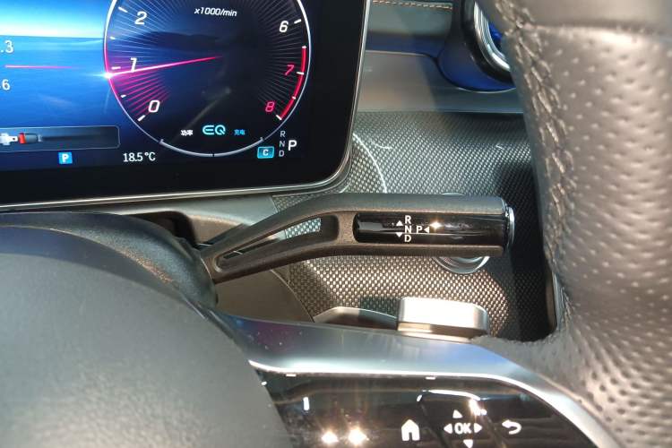 Used Mercedes-Benz C-Class 2022 Restyled C 200 L Sport Edition Gear Lever