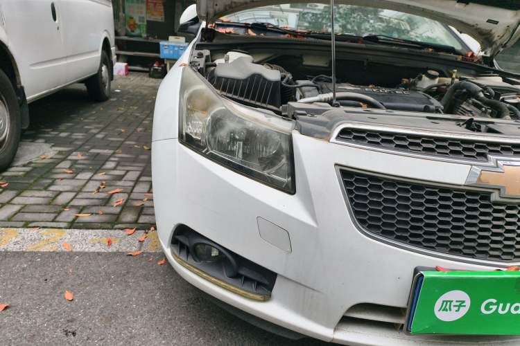 Used Chevrolet Cruze 2013 Hatchback 1.6L Automatic Luxury Model Right Front Headlight