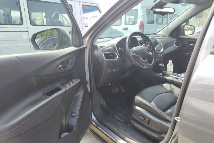 Used Chevrolet Equinox 2019 Redline 550T Automatic All-Wheel-Drive RS Model China VI Standard Driver Seat