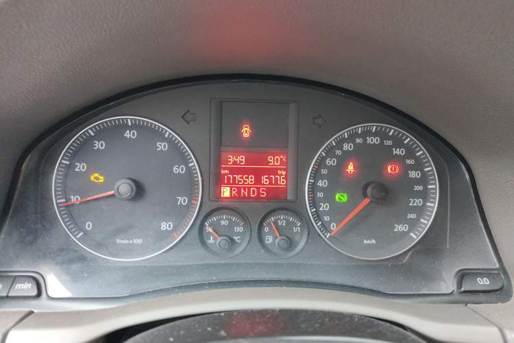 Used Volkswagen Sagitar 2009 1.6L Automatic Comfort Edition Instrument Cluster