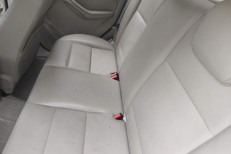 Used Ford Focus 2013 Hatchback Classic 1.8L Automatic Fashion Edition
