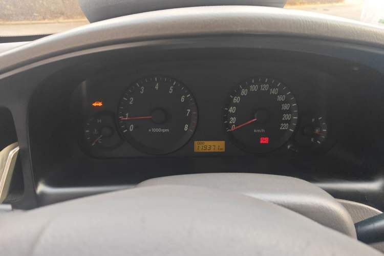 Used Hyundai Elantra 2007 1.6L Manual Comfort Model Odometer Close Up