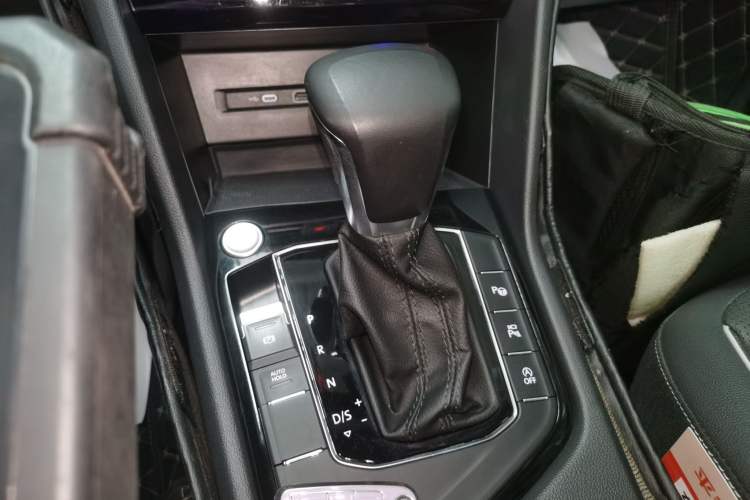 Used Volkswagen Tiguan L 2022 330TSI Automatic Two-Wheel Drive R-Line Enhanced Edition Gear Lever
