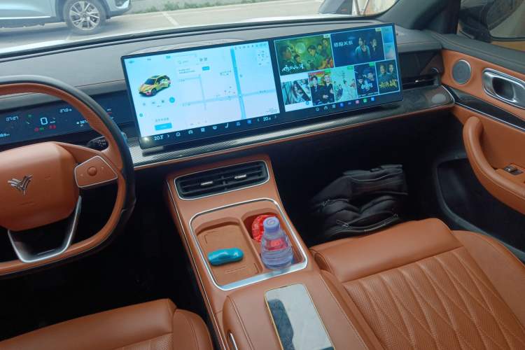 Used NETA L 2024 Range-Extended 220 Luxury Edition Audio And AC Panel