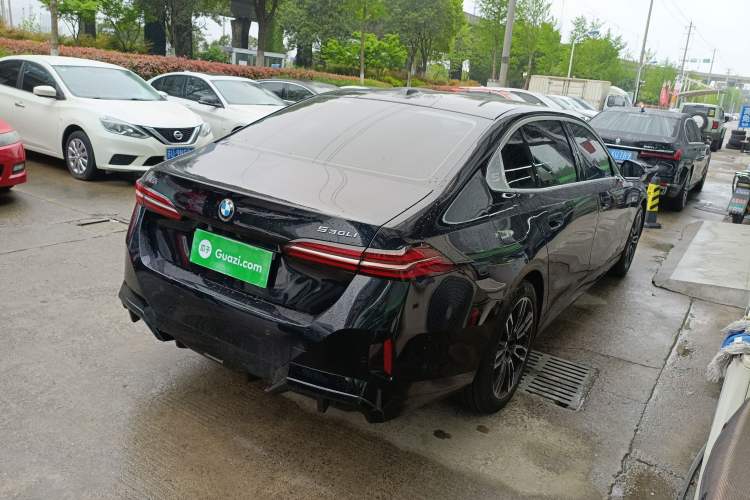 Used BMW 5 Series 2024 525Li M Sport Package Rear Right 45 Deg