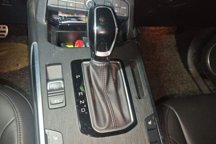 Used Wey VV5 2017 2.0T Ultra-Luxury Version
