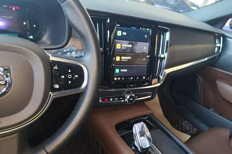 Used Volvo S90 2024 B5 Zhiyuan Luxury Edition
