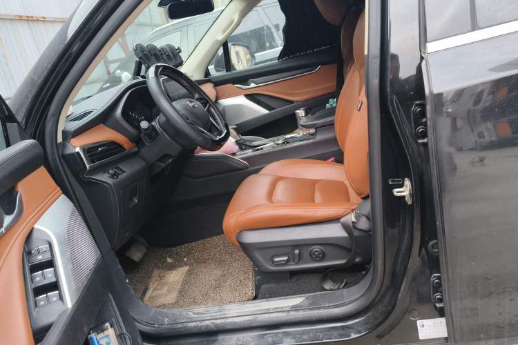 Used SAIC MAXUS D90 2017 2.0T Automatic All-Wheel Drive Sirius Left Front Seat