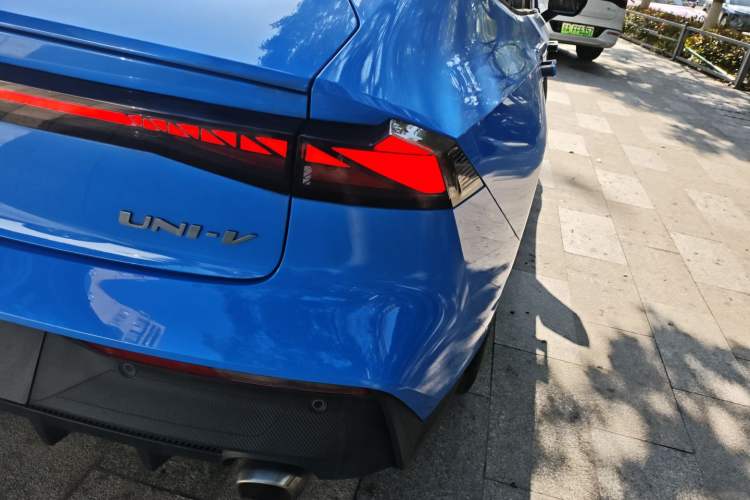 Used Changan UNI-V 2022 1.5T Prestige Version