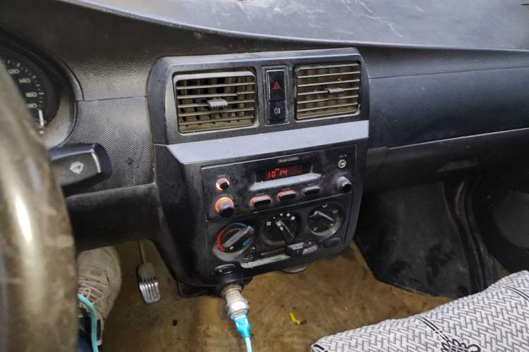 Used Wuling Rongguang 2011 1.2L Base Version
