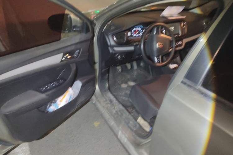 Used Roewe 360 2016 1.5L Manual Smart Screen Version
