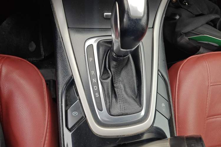 Used Ford Edge 2015 2.0T GTDi Two-Wheel-Drive Elite Edition
