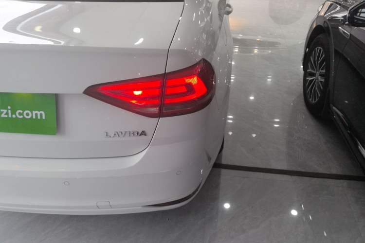 Used Volkswagen Lavida 2018 Classic 1.5L Automatic Fashion Edition China VI Standard Exterior 3