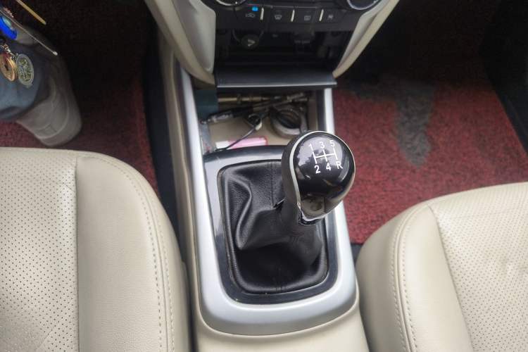 Used CHANGAN Eado 2014 1.6L Manual Luxury Model Gear Lever