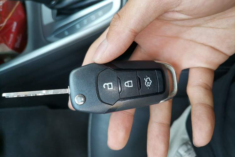 Used Ford Escort 2017 Happiness Edition 1.5L Automatic Fashion Version Vehicle Key