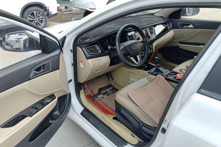 Used Hyundai Mistra 2014 1.8L Automatic Smart GLS Driver Seat