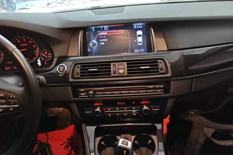 Used BMW 5 Series 2014 520Li Elegant Model
