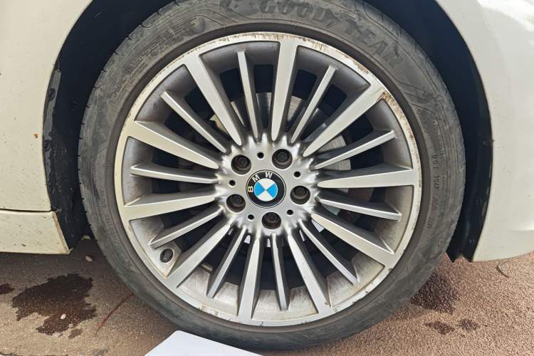 Used BMW 3 Series 2019 320Li Fashion Model Right Front Wheel Hub
