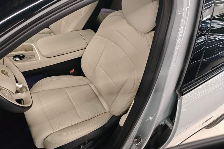 Used Nio ES6 2023 75 kWh
