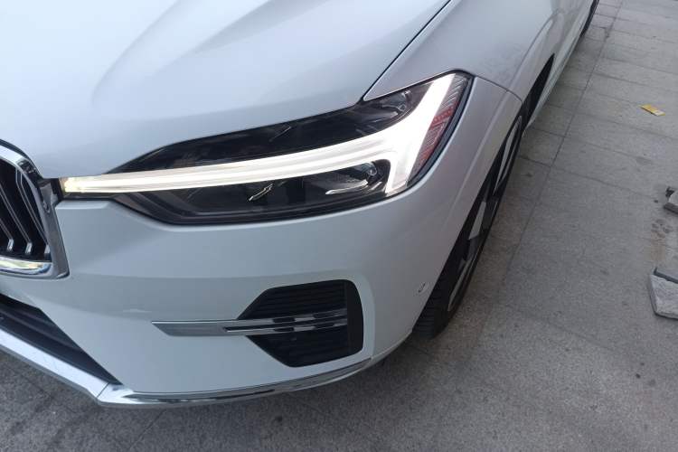 Used Volvo XC60 New Energy 2025 Plug-in Hybrid Long-Range All-Wheel Drive Smart Luxury Edition
