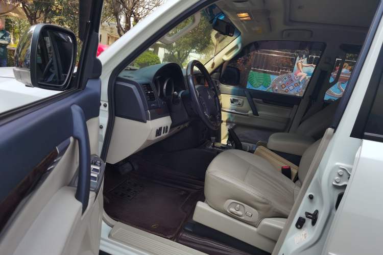 Used Mitsubishi Pajero 