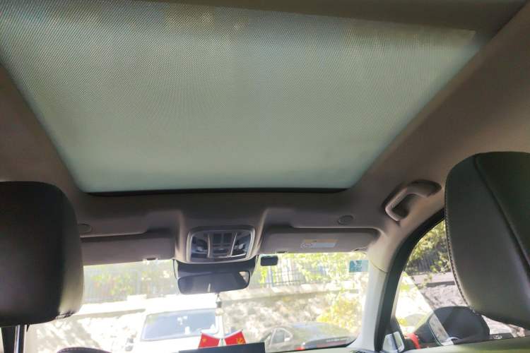 Used Wey VV6 2020 2.0T Two-Wheel Drive Smart Enjoyment+ Headliner