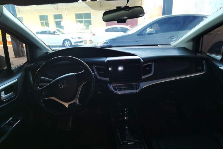 Used Honda Jade 2017 1.8L automatic Comfort version 5 seats
