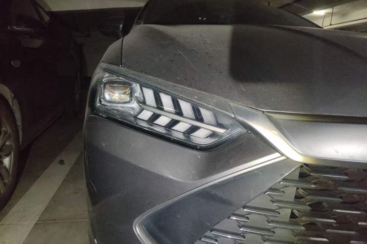 Used BYD Qin PLUS 2021 DM-i 55KM Flagship Model Right Front Headlight