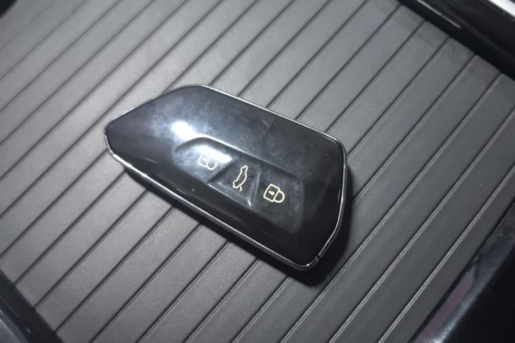 Used Volkswagen ID.6 CROZZ 2022 Long-Range PRO Edition Vehicle Key