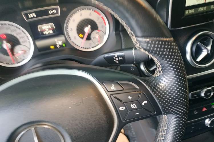 Used Mercedes-Benz A-Class (Import) 2015 A 200 Fashion Model