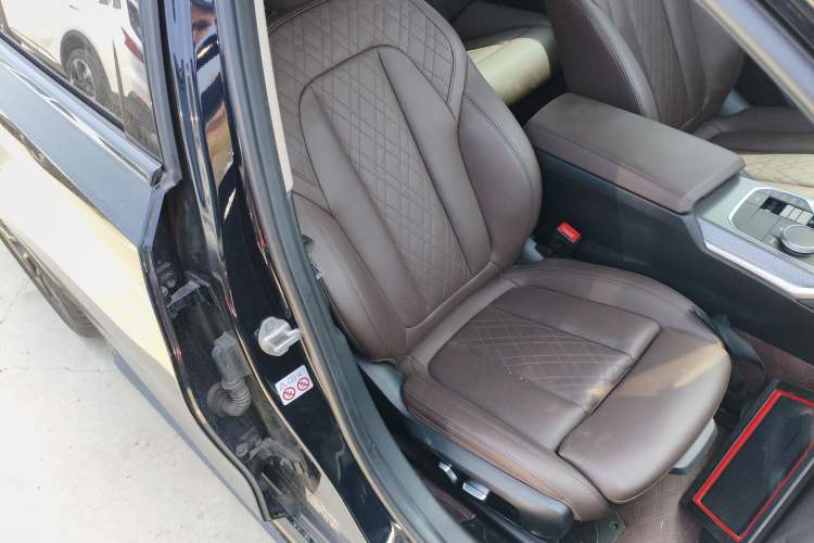 Used BMW 3 Series 2023 325Li M Sport Night Edition Package Right Front Seat