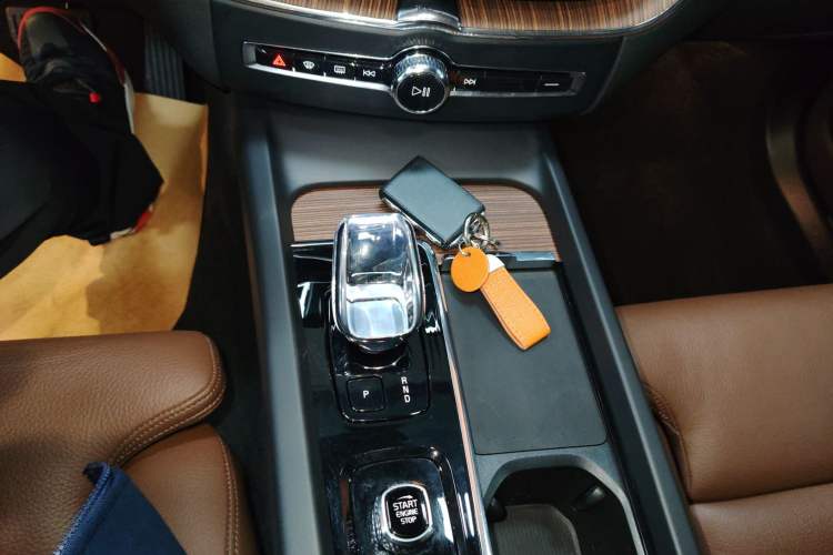 Used Volvo XC60 2024 B5 4x4 Smart Luxury Edition