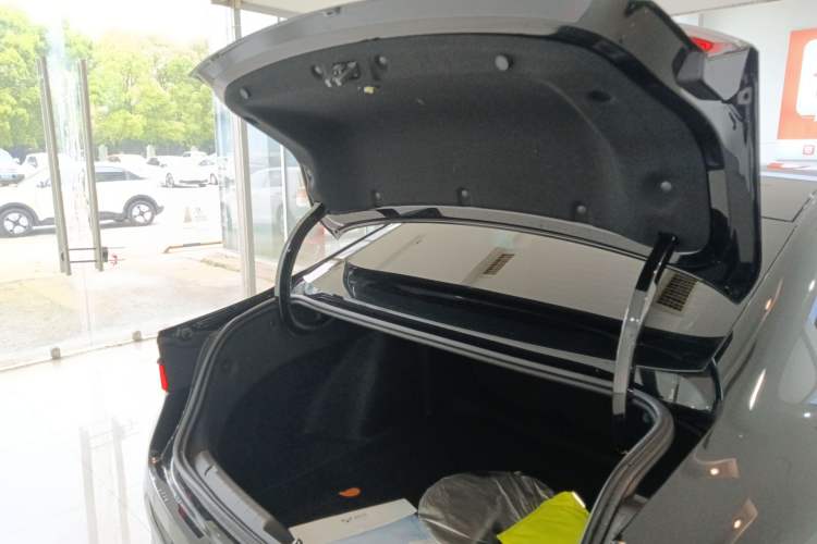 Used Geely Auto Preface 2023 1.5TD Fuyao Version
