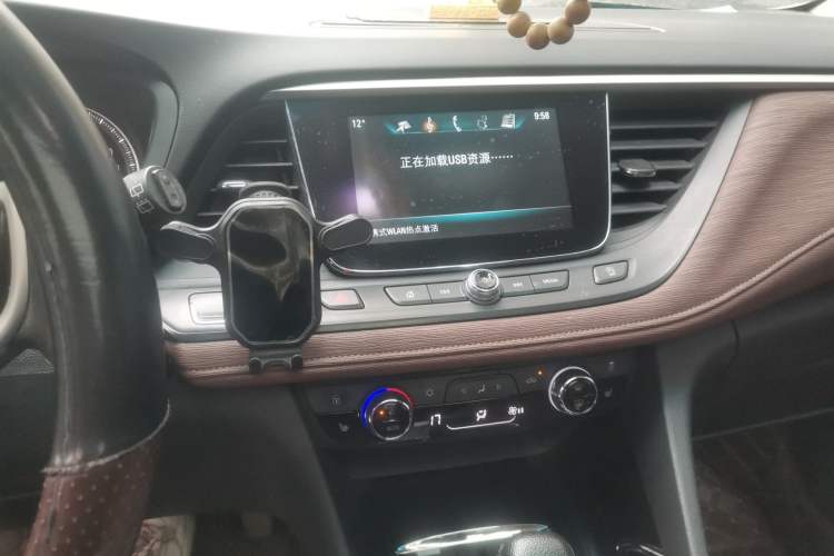 Used Buick GL6 2019 18T 6-Seater Connected Luxury Version China V Standard Audio And AC Panel