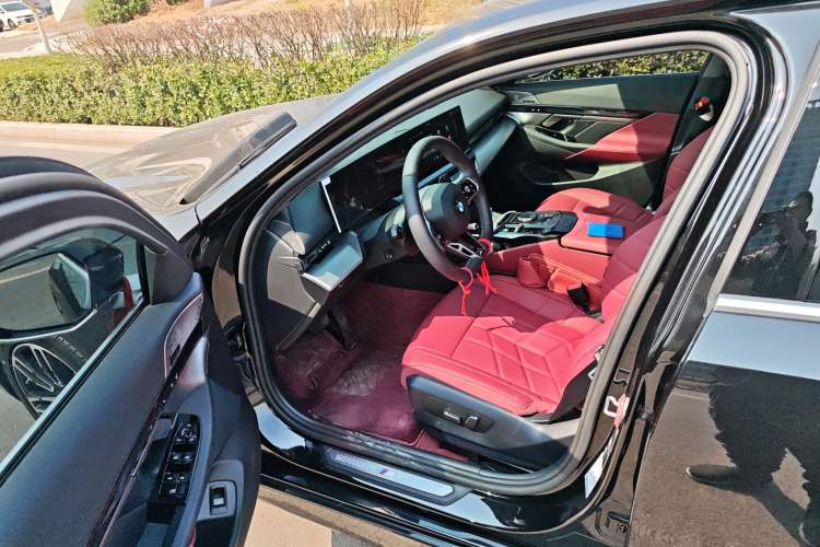 Used BMW 5 Series 2026 530Li Leading M Sport Package Driver Seat