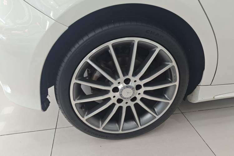 Used Mercedes-Benz A-Class 2015 A 200 Sport Edition Right Rear Wheel Hub