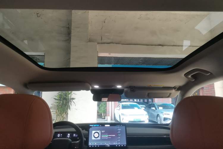 Used AION V 2024 Aion Tyrannosaurus 650 Smart Premium Edition
