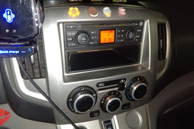 Used Nissan NV200 2012 1.6L 232 Seats Luxury Version
