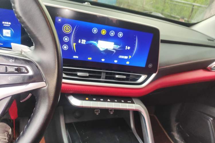 Used SAIC MAXUS T90 2021 2.0T Twin-Turbo Automatic All-Wheel Drive High-Ride Comfort Edition with Extended Cargo Space Audio And AC Panel