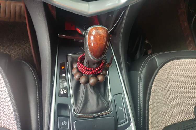 Used Cadillac SRX 2015 3.0L Elite Model Gear Lever