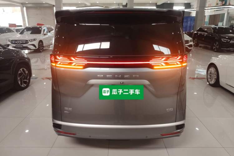 Used Denza D9 2022 DM-i 1040 Prestige Model