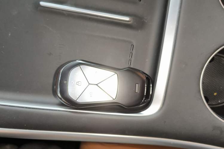 Used XPeng G9 2025 625 Long-Range Max Interior 1