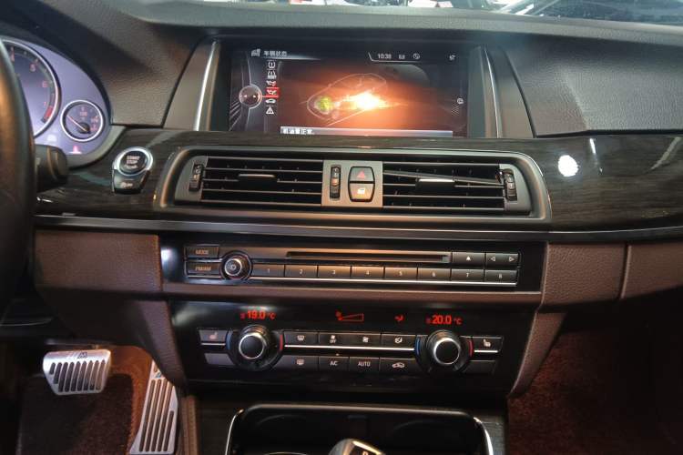 Used BMW 5 Series 2014 525Li Luxury Design Package
