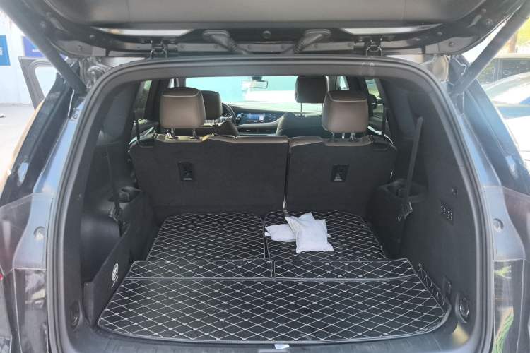 Used Buick Enclave 2022 652T 4x4 Prestige Flagship 7-Seater Trunk