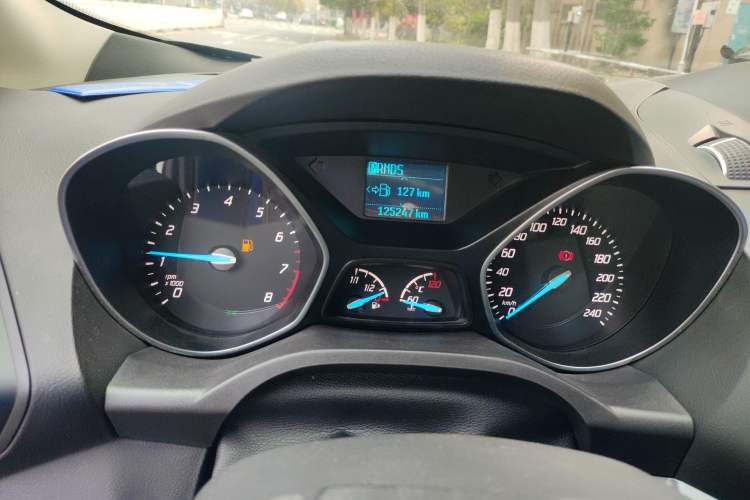 Used Ford Kuga 2013 1.6L GTDi Two-Wheel-Drive Comfort Model Odometer Close Up