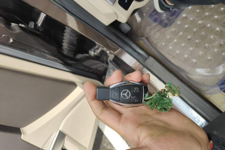 Used Mercedes-Benz GLK-Class 2013 GLK 300 4MATIC Dynamic Sunroof Model