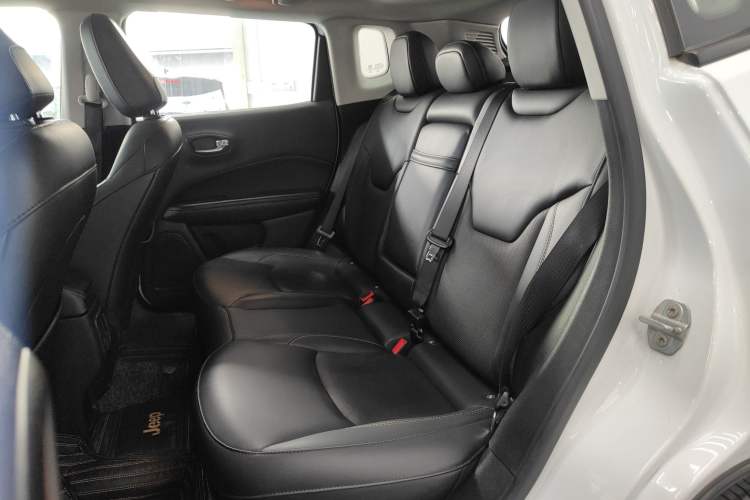 Used Jeep Compass 2017 200T Automatic Family Edition
