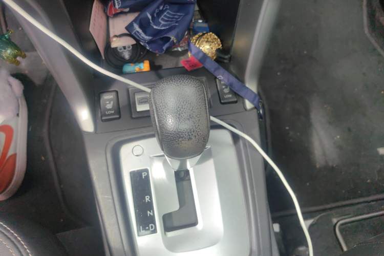 Used Subaru Forester 2014 2.0i Automatic Luxury Edition Gear Lever