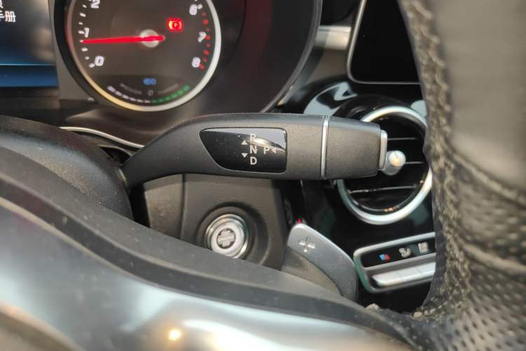 Used Mercedes-Benz C-Class 2019 C 260 Sport Edition Gear Lever